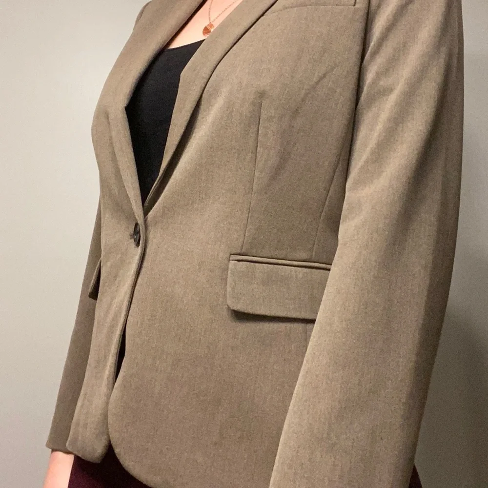 Ann Taylor Petite Blazer - Picture 3 of 7